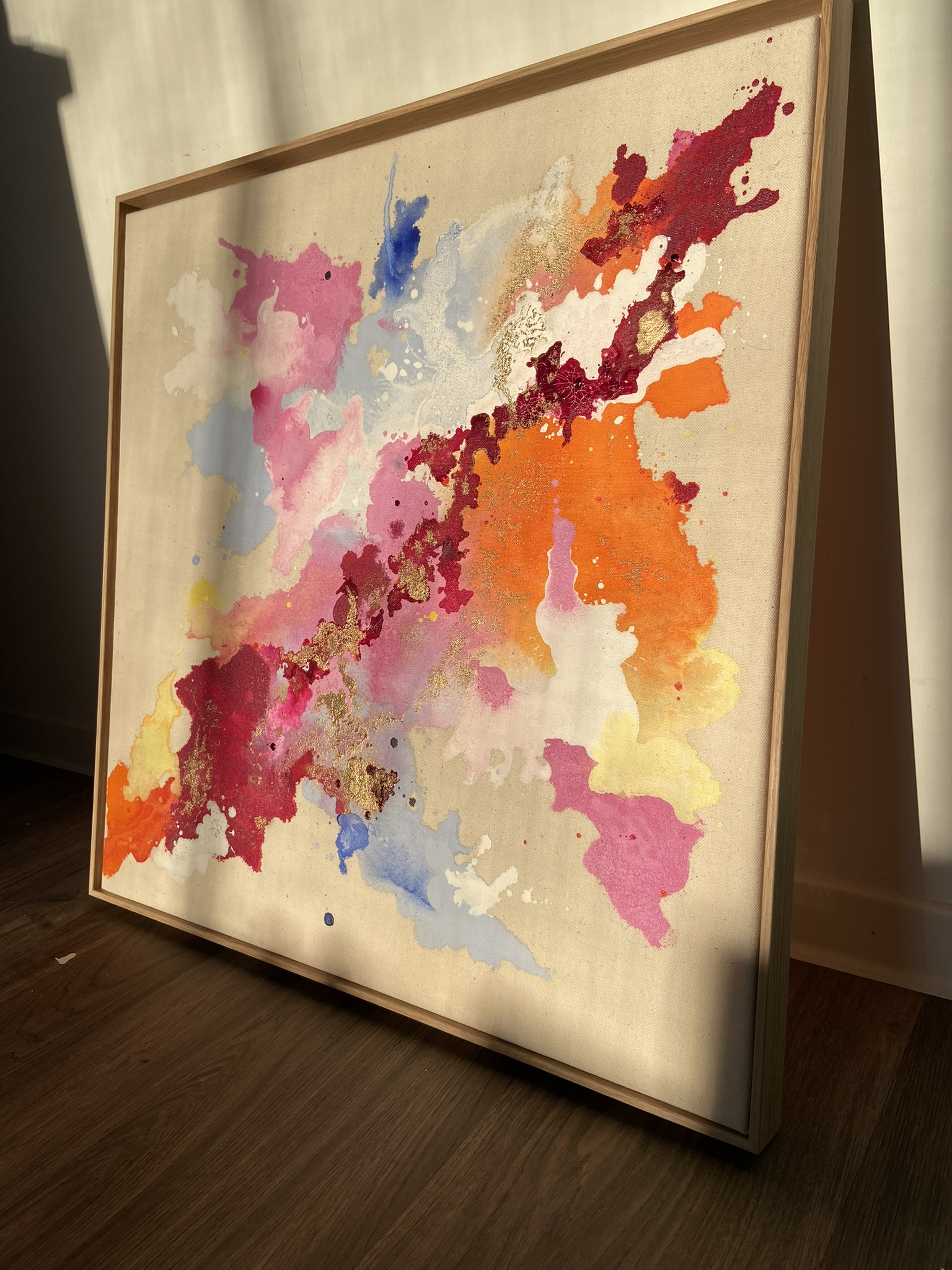 Goldspur, 2026, Acryl und Gold auf roher Baumwollleinwand, Ansicht 2